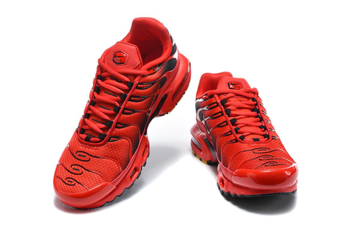 Nike TN Red
