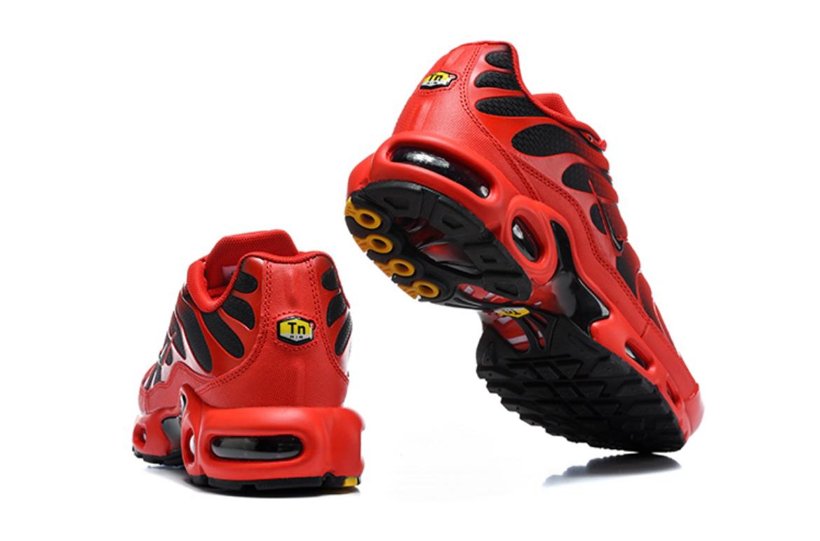Nike TN Red